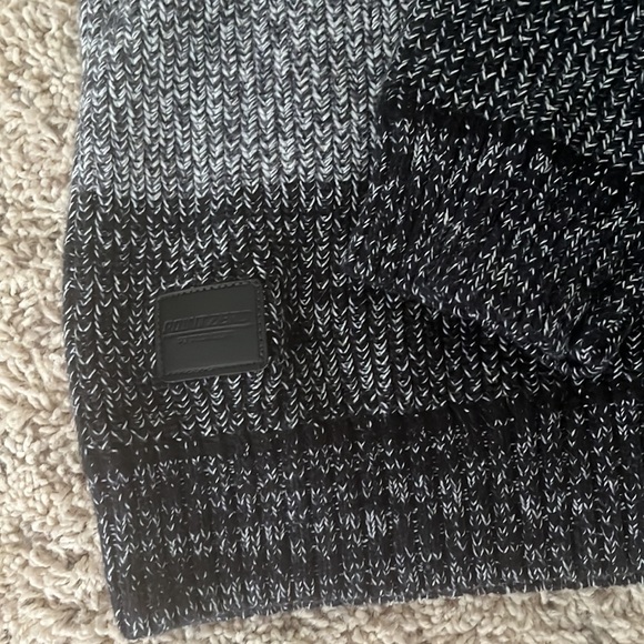 Men’s Point Zero Sweater - Picture 3 of 3